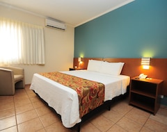 Khách sạn Hotel Riviera (Araçatuba, Brazil)
