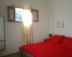 Hotel 2 Rooms In A Traditional Roof, Air Conditioning, Double Bed 2 / 1,6M 5Km From The Beach (Ville-di-Paraso, Frankrig)