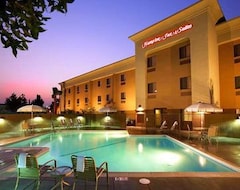 Best Western Plus Arrowhead Hotel (Colton, ABD)