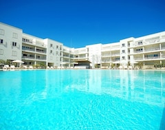 Tüm Ev/Apart Daire Lagos Marina Apartment 2 Bedroom w/ Pool & GroundFoor Balcony +Air-con all rooms (Lagos, Portekiz)