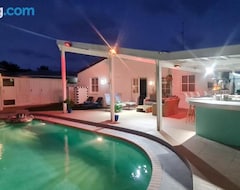 Cijela kuća/apartman Cozy 3 Bedroom Villa With Tropical Garden And Private Pool (Willemstad, Curaçao)