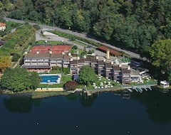 Khách sạn Hotel L'Approdo (Pettenasco, Ý)