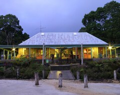 Khách sạn Corinna Wilderness Experience (Corinna, Úc)