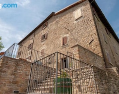Casa/apartamento entero Castello Montesasso (Mercato Saraceno, Italia)