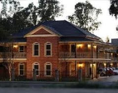 Hotel Carlyle Suites & Apartments (Wagga Wagga, Australija)