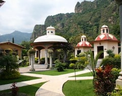 Hotel La Buena Vibra (Tepoztlán, Mexico)