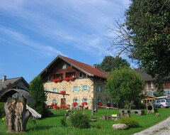 Hotelli Baby und Kinderhof Aicherbauer (Seeham, Itävalta)