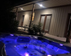 Entire House / Apartment Wallace Ranch W/arena, Corrals, Fire Pit, Pool Table, Outdoor Shower & Hot Tub! (Canyon, USA)