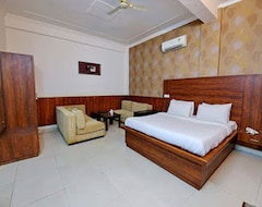 Hotel Red Apple (Patiala, India)