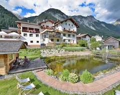 Hotel Traube (Pettneu am Arlberg, Avusturya)