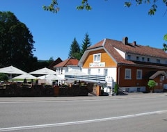 Hotelli Landgasthof Zum Dorfkrug (Häusern, Saksa)