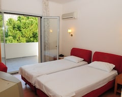 Hotel Pantheon (Markopoulo, Greece)