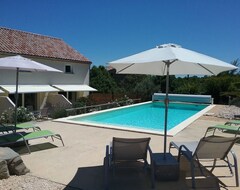 Cijela kuća/apartman Les Givans, Gîtes De 60m², Piscine Chauffée , Vue Panoramique (Les Vans, Francuska)