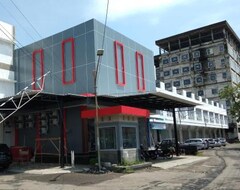 Otel RedDoorz near Taman Pantai Alam Indah Tegal (Tegal, Endonezya)