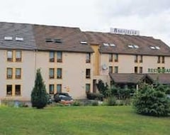 Hotel Inter-Hôtel Bagatelle (Goussainville, France)