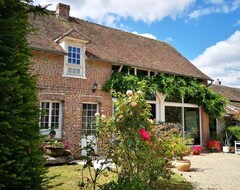 Toàn bộ căn nhà/căn hộ Homerez Last Minute Deal - Amazing House With Garden And Terrace (Le Vaudreuil, Pháp)