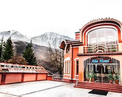 Khách sạn Alm (Sochi, Nga)