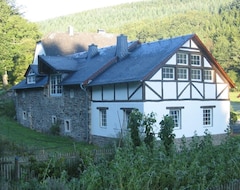 Toàn bộ căn nhà/căn hộ Exclusively Renovated, Romantic, Old Mill With A Wooden Water Wheel (Beuren, Đức)