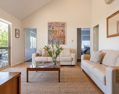 Koko talo/asunto Seaside Apartment - Tranquil And Elegant Apartment Close To Beaches (Gracetown, Australia)