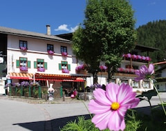 Otel Landgasthof Kaiserkrone (Elmen, Avusturya)
