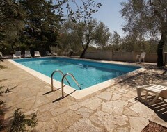 Tüm Ev/Apart Daire U Rundo Ulivo. Swimming Pool Open From 15/05 Terrace Small Garden Internet (Chiusanico, İtalya)
