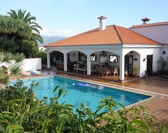 Casa/apartamento entero Large Private Secluded Villa, La Palma,Gardens,Saltwater Swimming Pool, Hot Tub (Puerto Naos, España)