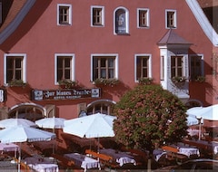 Khách sạn Blaue Traube (Berching, Đức)