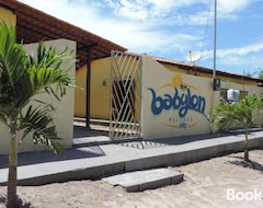Guesthouse Babylon Village (Maracanã, Brazil)
