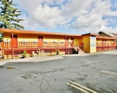 Khách sạn Holiday House Motel (Ladysmith, Canada)