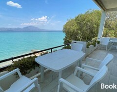Toàn bộ căn nhà/căn hộ Stunning Beachfront Apartment Stratos (Kokoni, Hy Lạp)
