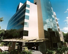 Khách sạn The Centurion Hotel (Pune, Ấn Độ)
