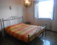 Tüm Ev/Apart Daire Casa Vacanze Oscar E Anna (Torri del Benaco, İtalya)