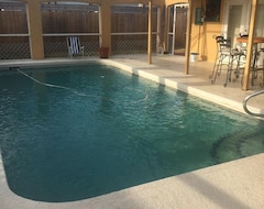 Toàn bộ căn nhà/căn hộ The Captains Quarters Efficiency Apartment With Pool. (Osprey, Hoa Kỳ)