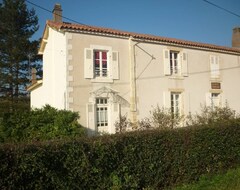 Toàn bộ căn nhà/căn hộ Puy De Serre: Maison De Caractère ,havre De Paix Près De Mervent (Puy-de-Serre, Pháp)