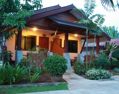 Khách sạn Noppharat Resort (Noppharat Thara Beach, Thái Lan)