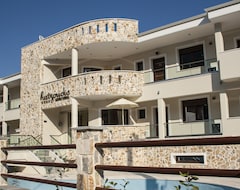 Hotel Hatzoudis Luxury Suites (Chrissi Ammoudia, Greece)