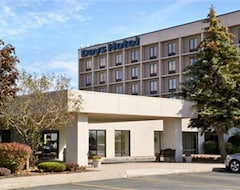 Khách sạn Comfort Inn & Suites Buffalo Airport (Buffalo, Hoa Kỳ)