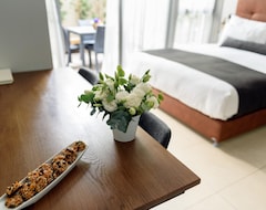 Hotel The Roof - By Sea Land Suites (Tel Aviv-Yafo, Israel)
