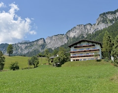 Hotelli Berghof Haselsberger (St. Johann in Tirol, Itävalta)