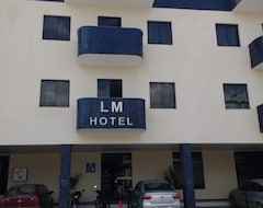 Khách sạn Lm Hotel (Santo Estêvão, Brazil)