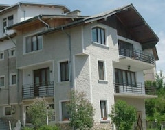 Koko talo/asunto Vila Klasik (Dospat, Bulgaria)