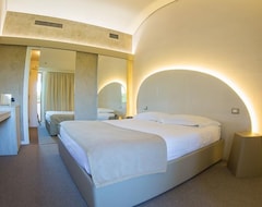 Hotel Dealuna Motel (Fidenza, Italy)