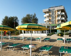 Unaway Imperial Beach Hotel (Marotta, Italy)