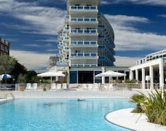 Khách sạn Hotel Majestic Beach (Bibione, Ý)