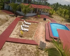 Khách sạn La Playa Lodge (Cojimies, Ecuador)