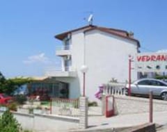 Khách sạn Rooms Vedrana (Podstrana, Croatia)