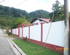 Khách sạn Brahma Bhuta Guest House (Diego Martin, Trinidad và Tobago)