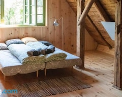 Tüm Ev/Apart Daire Cozy Attic Room, Hills & Forest Views + Free Sauna (Jablonné v Podještedí, Çek Cumhuriyeti)