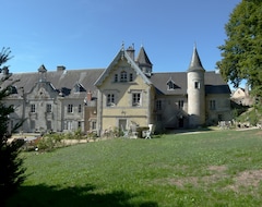 Bed & Breakfast Château de Crocq (Crocq, Pháp)