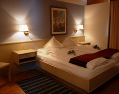 Huoneistohotelli Residence Volkmar (Burgstall, Italia)